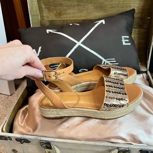 NWOT Vince Camuto sandals